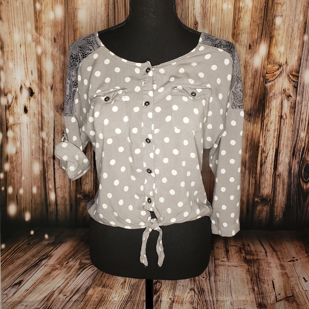 Cropped grey and white polkadot sheer back shirt